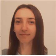 studentessa universitaria disponibile per aiuto compiti e ripetizioni elementari e medie